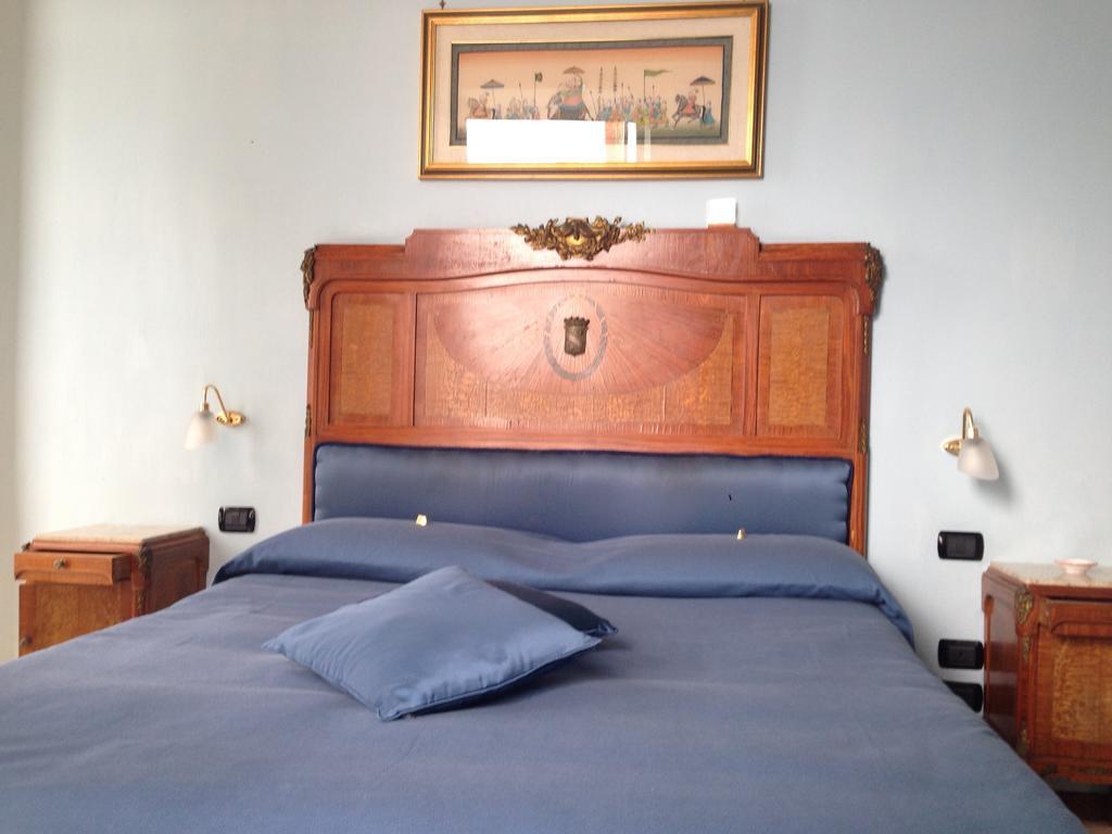 Bed and Breakfast La Dimora Dei Baroni Neapol Pokoj fotografie