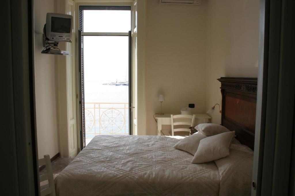Bed and Breakfast La Dimora Dei Baroni Neapol Pokoj fotografie